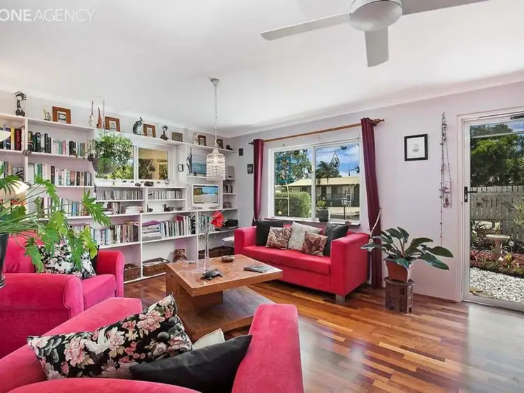 15 White Street, Point Vernon QLD 4655