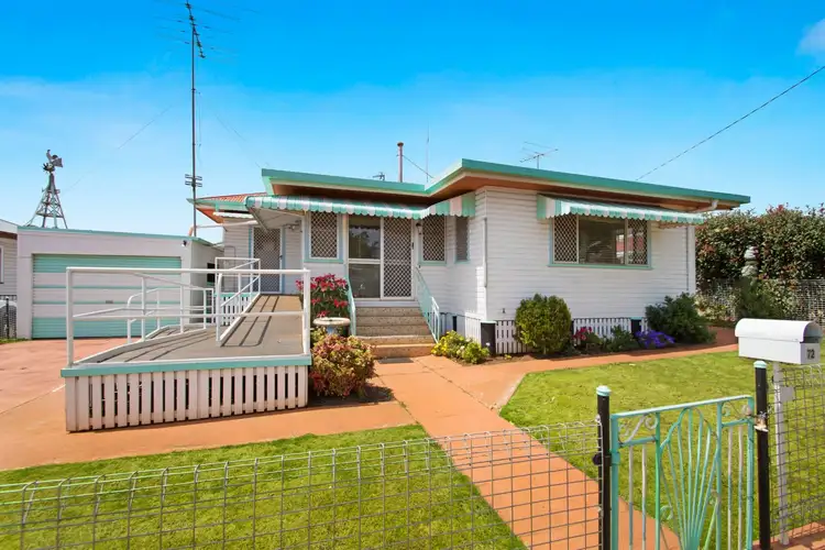 72 Gordon Avenue, Newtown QLD 4350