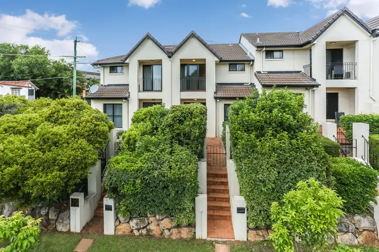 2/75 Bayview, Clayfield QLD 4011