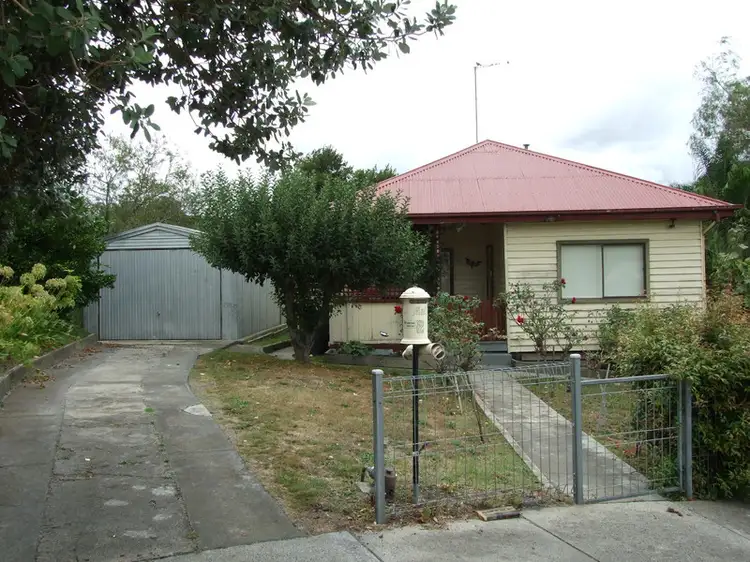 2 Chamberlain Road, Newborough VIC 3825