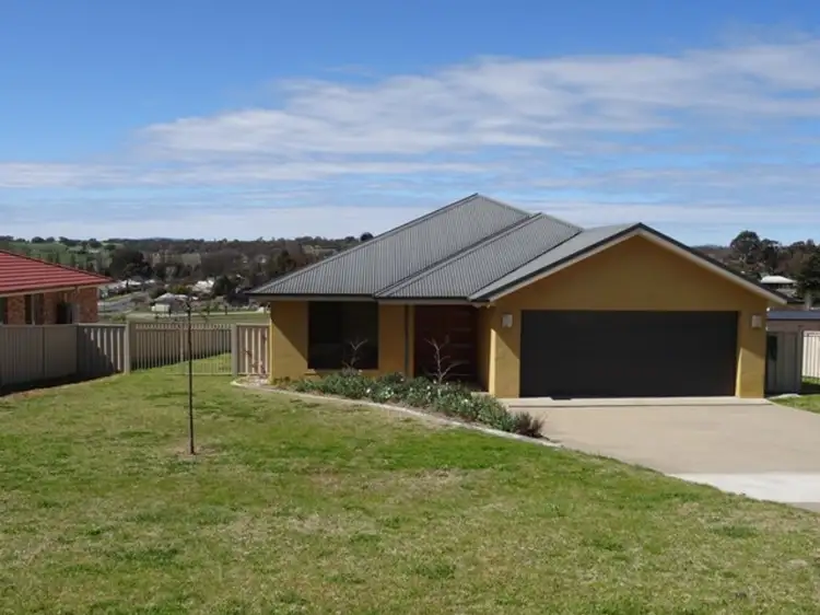 10 William Street, Molong NSW 2866