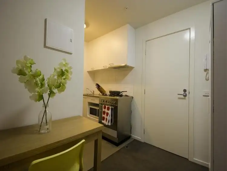 Fifth view of Homely apartment listing, 2/17-19 Macquarie Street, Prahran VIC 3181