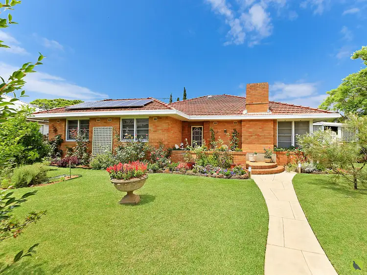 12 Moir Avenue, Northmead NSW 2152