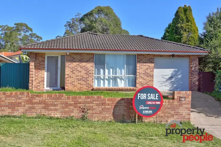 43 Hyacinth Avenue, Macquarie Fields NSW 2564