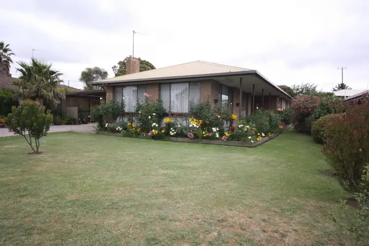 6 Park Road, Beaufort VIC 3373