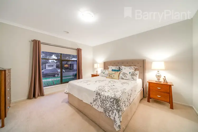 Second view of Homely house listing, 5 Olivia Court, Pakenham VIC 3810