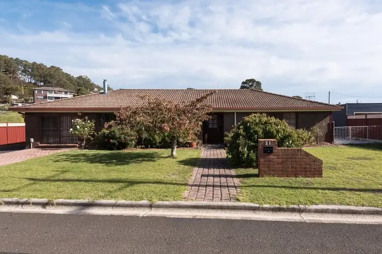 21 Murchison Highway, Somerset TAS 7322