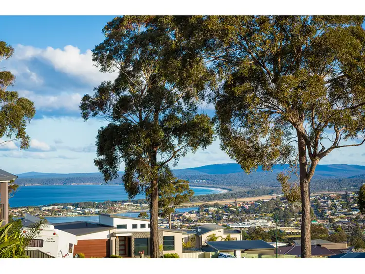 10 Whistler Close, Merimbula NSW 2548