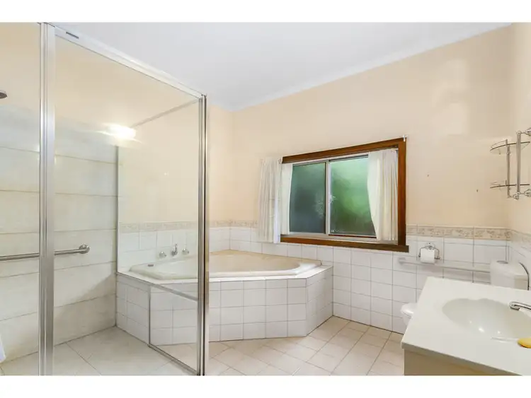 Fifth view of Homely house listing, 84 Raglan Street, Sale VIC 3850