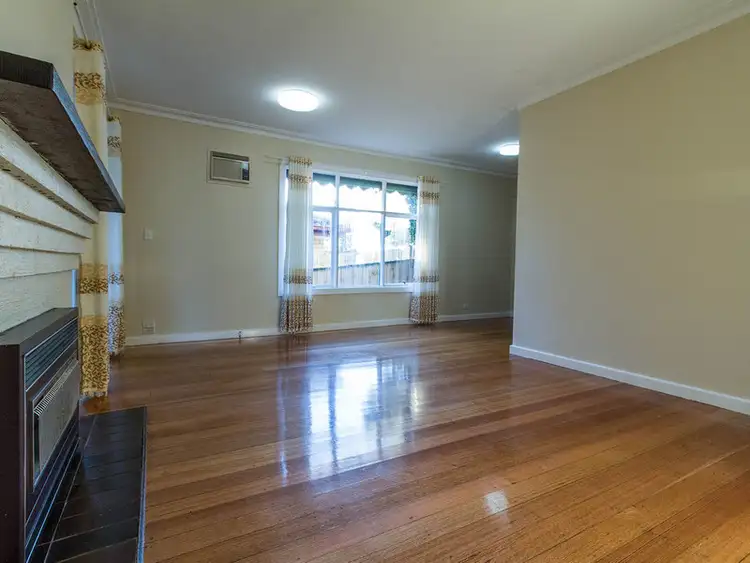 Fifth view of Homely house listing, 8 Silas Avenue, Frankston VIC 3199