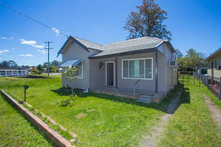 4 Henderson Avenue