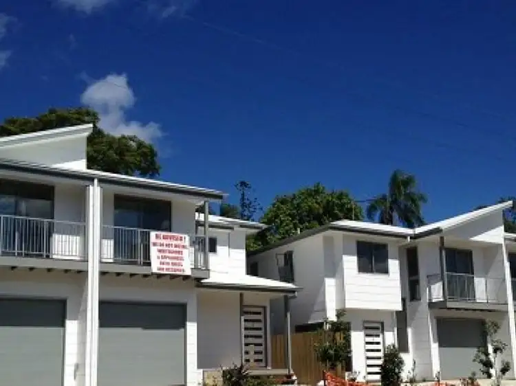 3/4 Petrie Street, Petrie QLD 4502