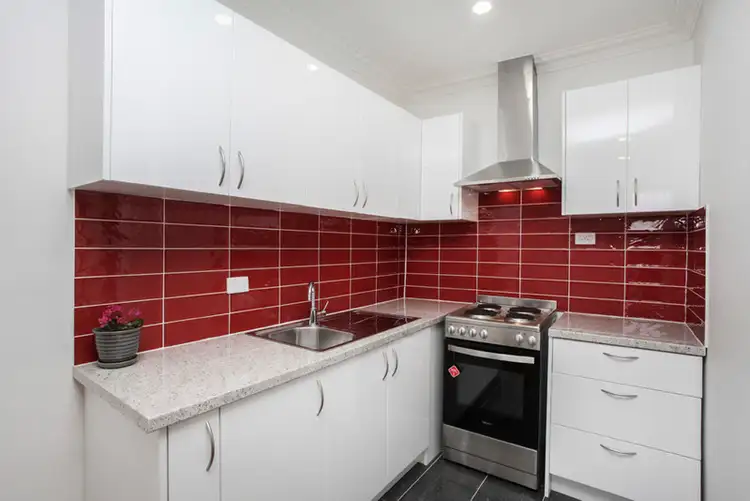 Fifth view of Homely unit listing, 4 136-140 Wright Street, Sunshine VIC 3020