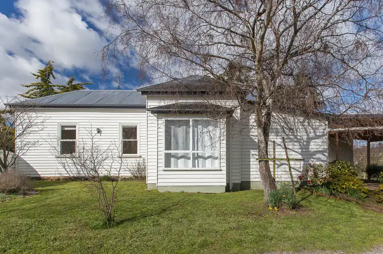 142 Main Street, Sheffield TAS 7306