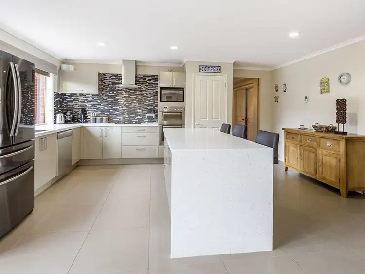 17 Sweet Wattle Place, Somerville VIC 3912
