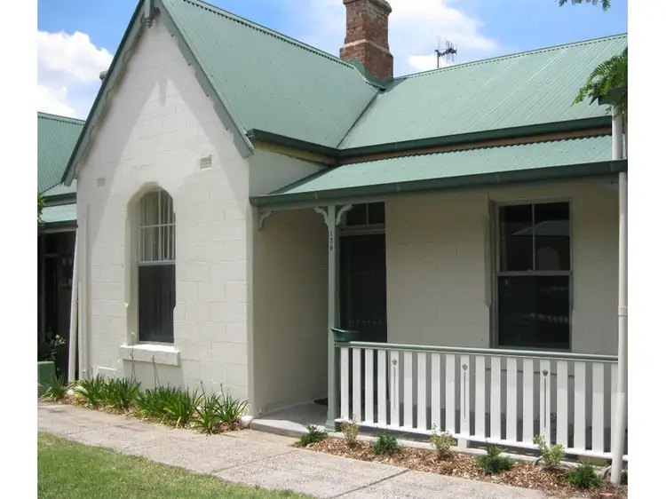 136 Bentinck Street, Bathurst NSW 2795