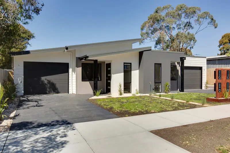 Main view of Homely townhouse listing, 1/7 Grandview Grove, Cowes VIC 3922