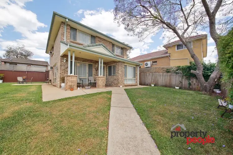 1 Podargus Place, Ingleburn NSW 2565
