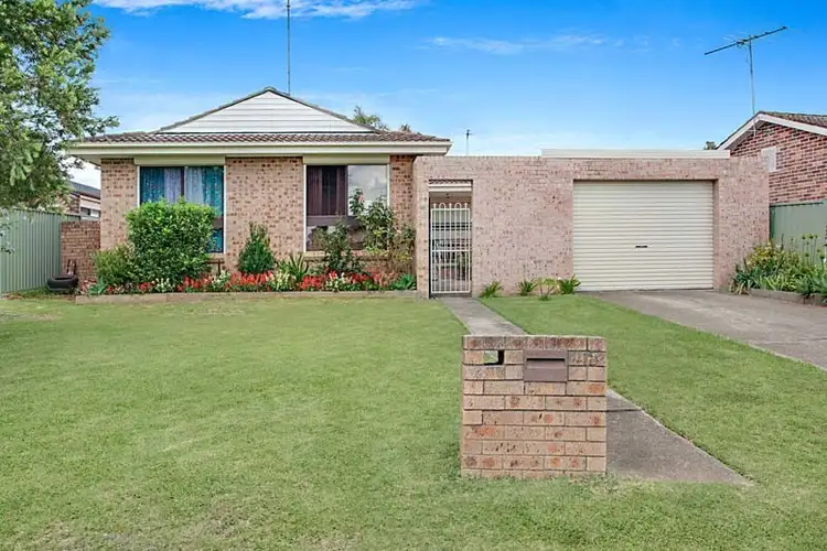 15 Tumut Place, St Clair NSW 2759