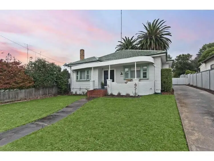 19 Smith Street, Hamilton VIC 3300