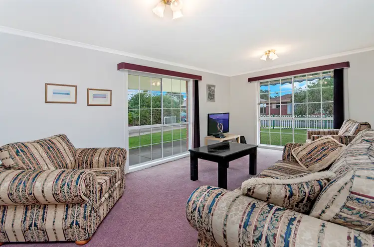 Second view of Homely house listing, 10 Tulloch Crescent, Hamilton VIC 3300