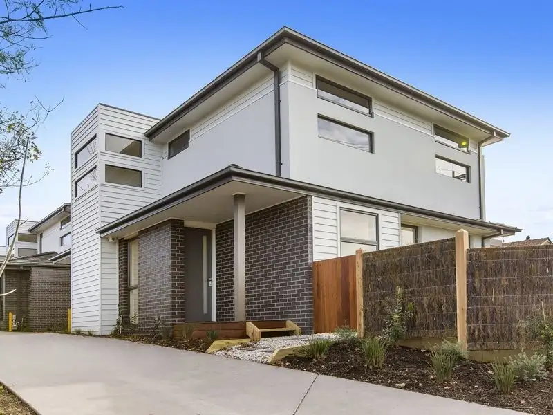 Main view of Homely townhouse listing, 1/98 Tanti Avenue, Mornington VIC 3931