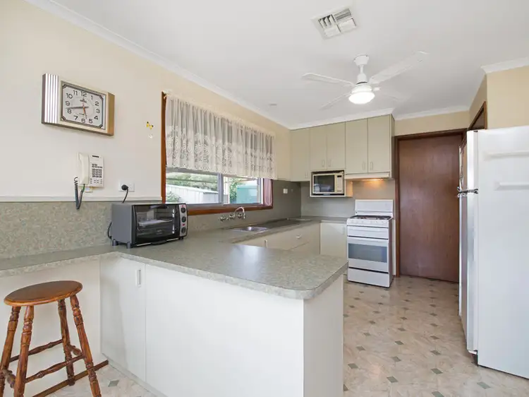 Second view of Homely house listing, 5 Lyn Court, Colac VIC 3250