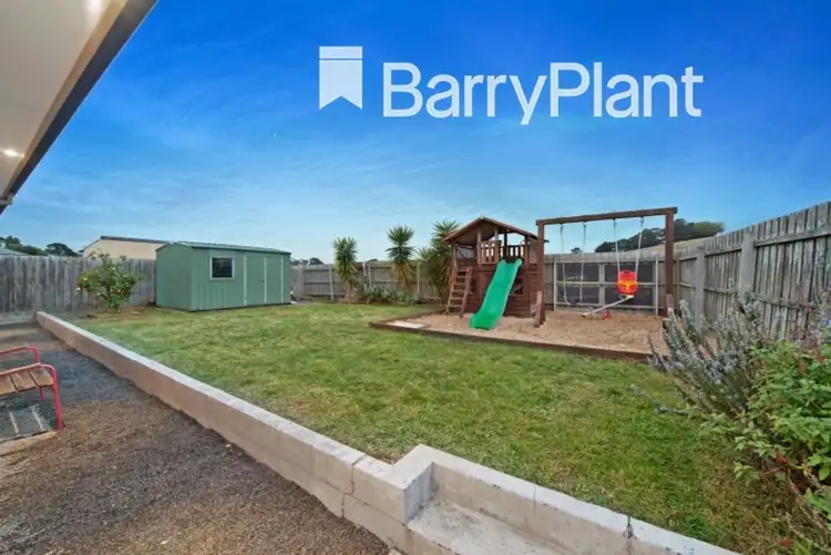 Second view of Homely house listing, 7 Justin Place, Pakenham VIC 3810
