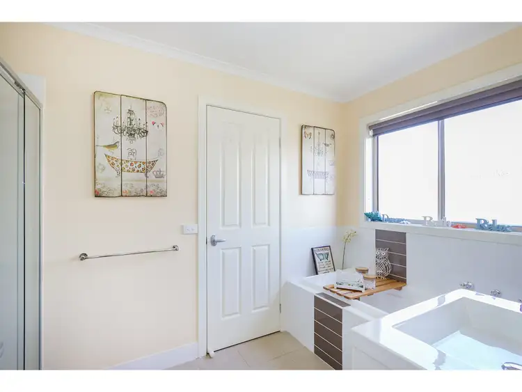 Seventh view of Homely unit listing, 1/19 Kurrajong Crescent, West Albury NSW 2640