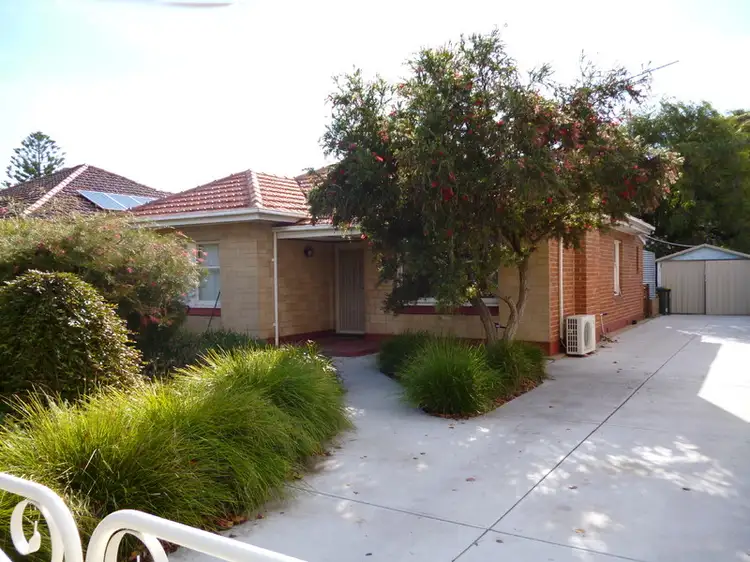 12 Hawson Avenue