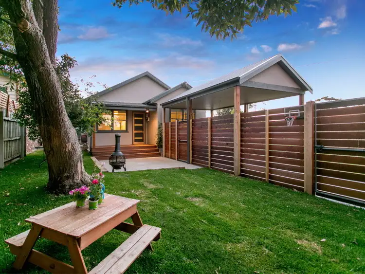 2 Bayview Road, Mornington VIC 3931