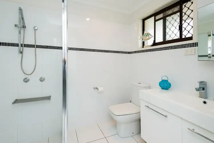 Seventh view of Homely semi-detached listing, 1/35 Donald Avenue, Paradise Point QLD 4216
