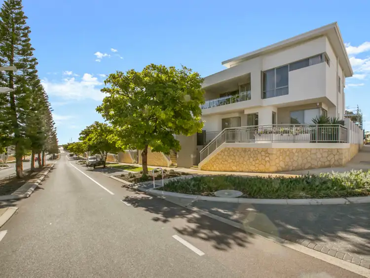 34 Pantheon Avenue, North Coogee WA 6163