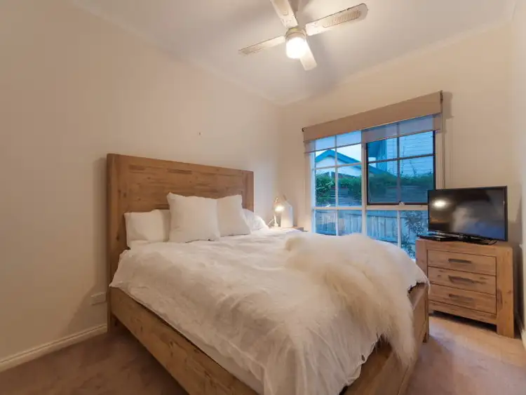 Sixth view of Homely unit listing, 4/9 Lucerne Avenue, Mornington VIC 3931