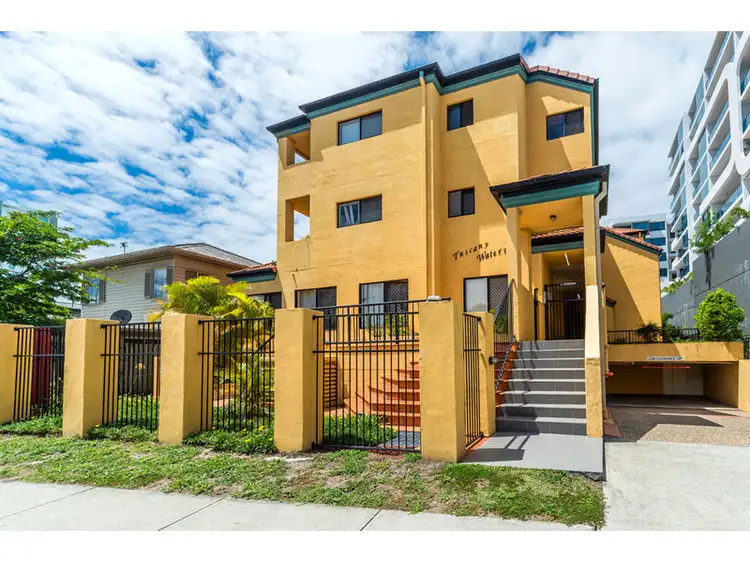 8/143 Frank Street, Labrador QLD 4215