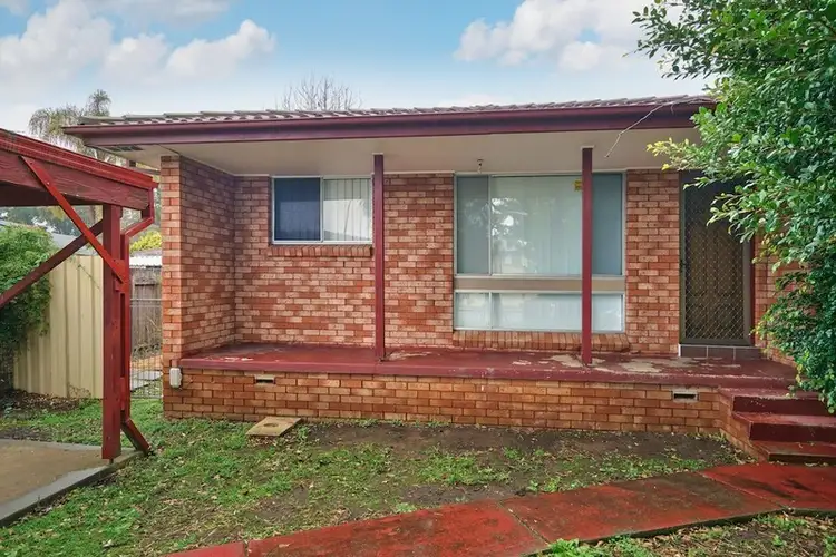 63 Evelyn Street, Macquarie Fields NSW 2564