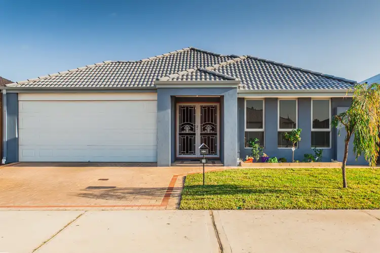 29 Reginald Street, Queens Park WA 6107