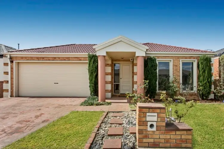 4 Reynard Place, Cranbourne East VIC 3977
