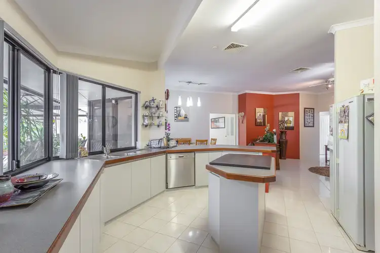 24 Woodcroft Place, Mount Richon WA 6112