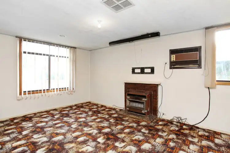 Fifth view of Homely house listing, 8 Kinnane Crescent, Sunshine VIC 3020