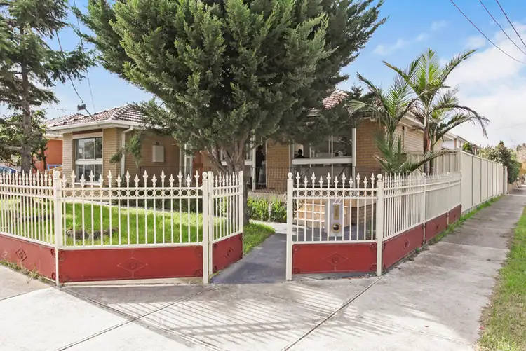 22 Meadowbank Drive, Sunshine North VIC 3020