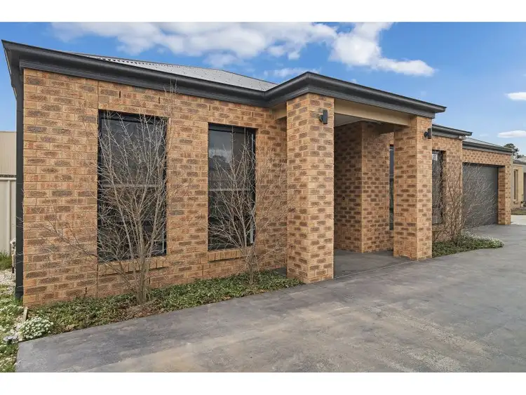8A Barnett Drive, Kangaroo Flat VIC 3555