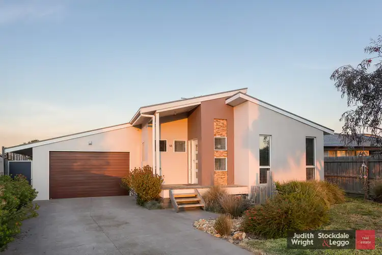 18 Roderick Close, Cowes VIC 3922