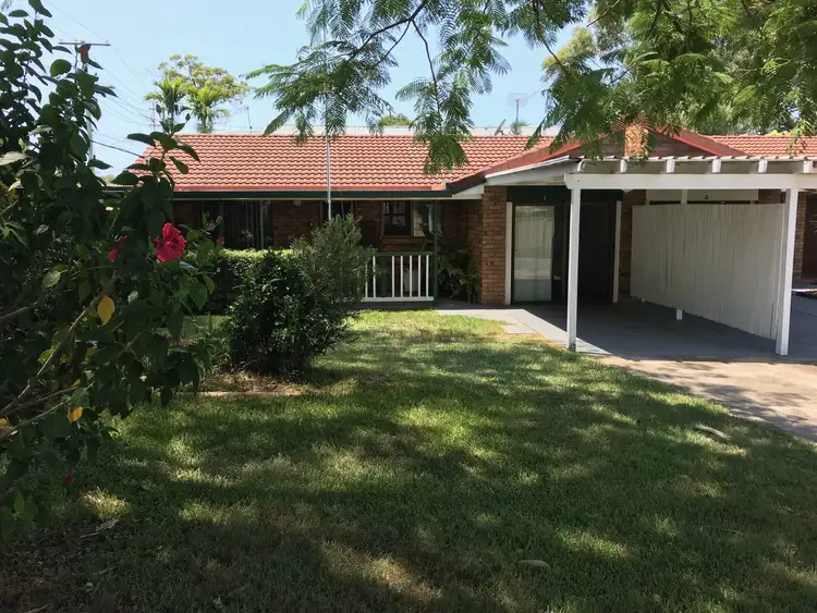 1/2 Morinda Way, Labrador QLD 4215