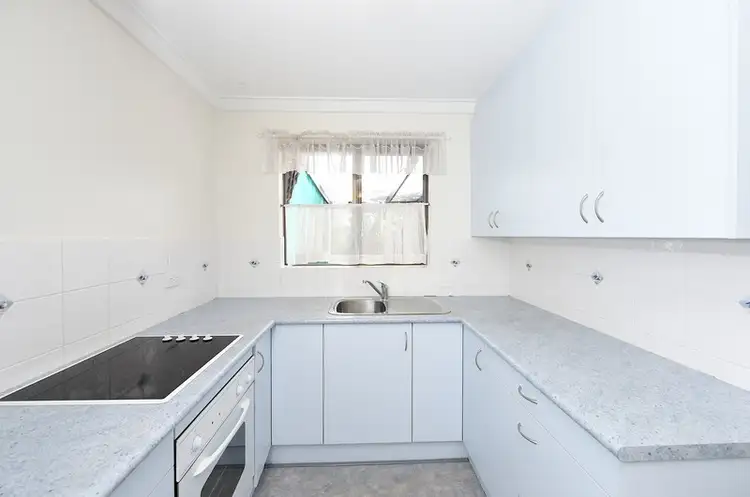 Fourth view of Homely house listing, 6 Galvin Court, Leeming WA 6149