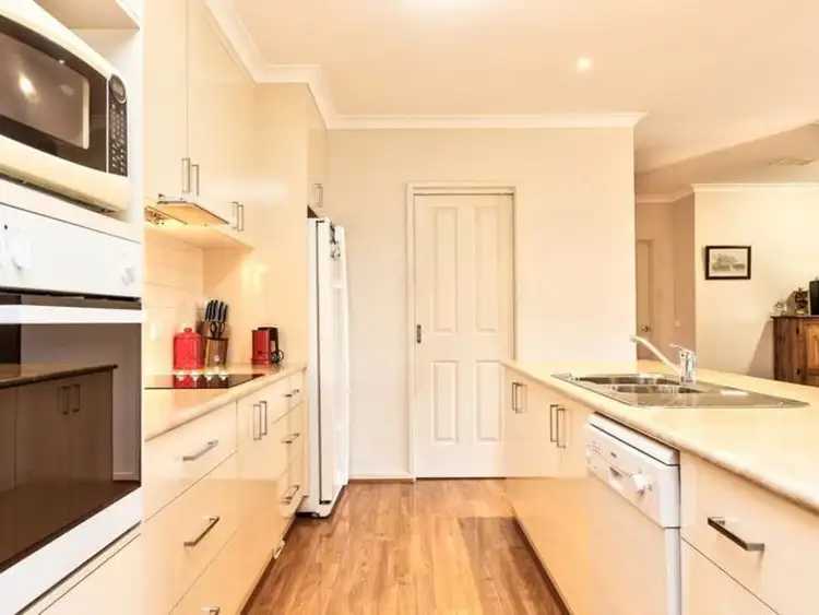 Fourth view of Homely house listing, 10 Mortimer Terrace, Wodonga VIC 3690