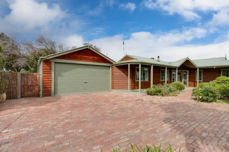 8 Saxon Street, Rye VIC 3941