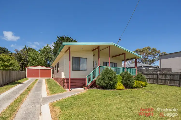 13 Lawrence Avenue,, Cowes VIC 3922