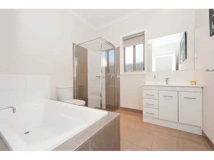 Fifth view of Homely house listing, 19 Britton Court, Jindera NSW 2642