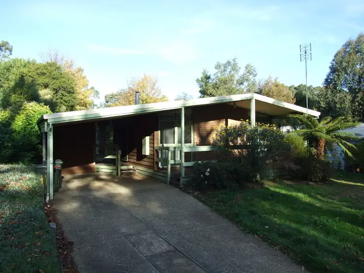 11 Pinnacle Drive, Rawson VIC 3825